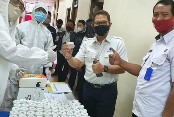 PEMBERDAYAAN MASYARAKAT MELALUI TEST URINE