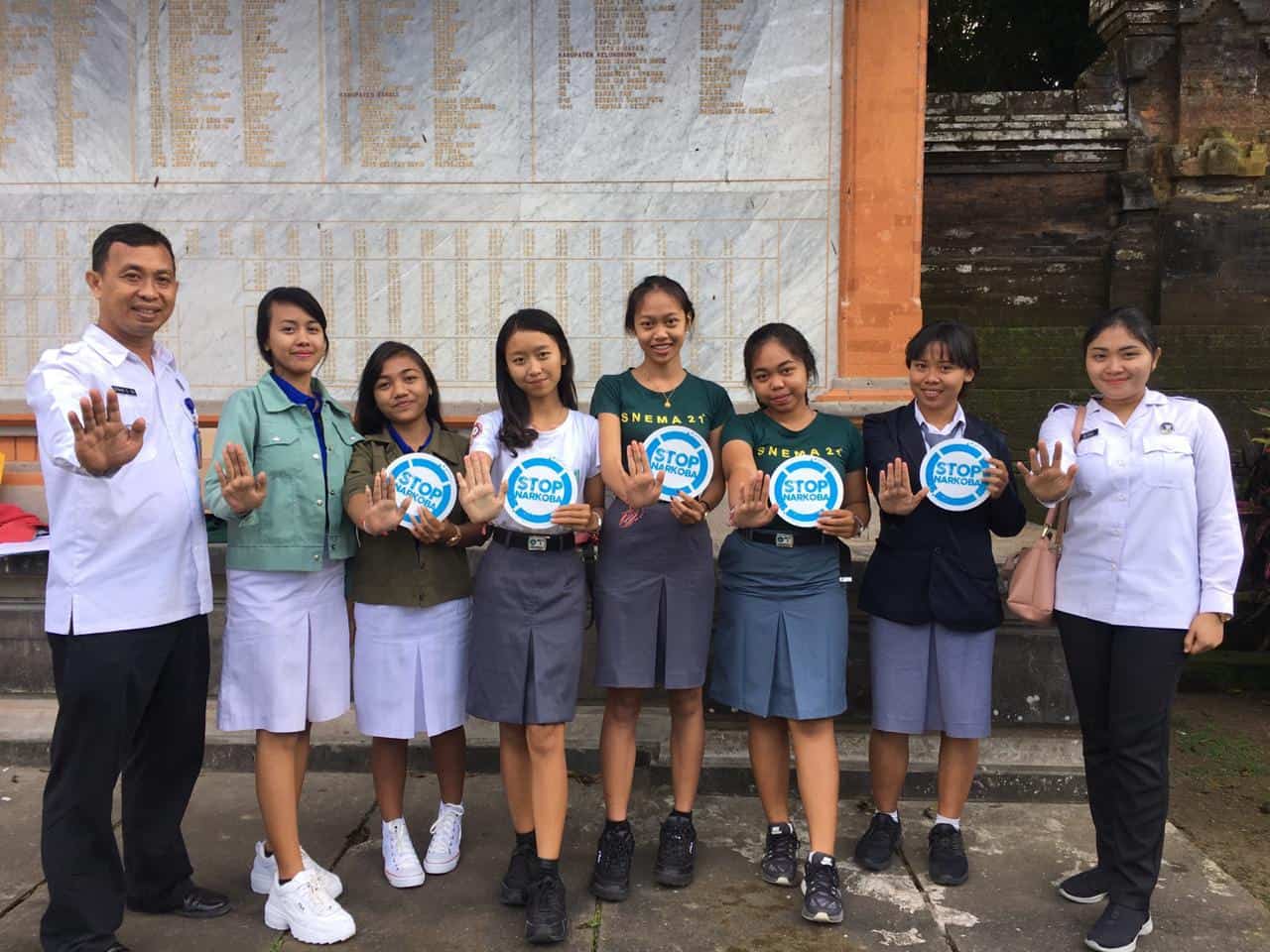 Sosisalisasi Bahaya Narkoba Terhadap Para Siswi SMAN 2 Baturiti