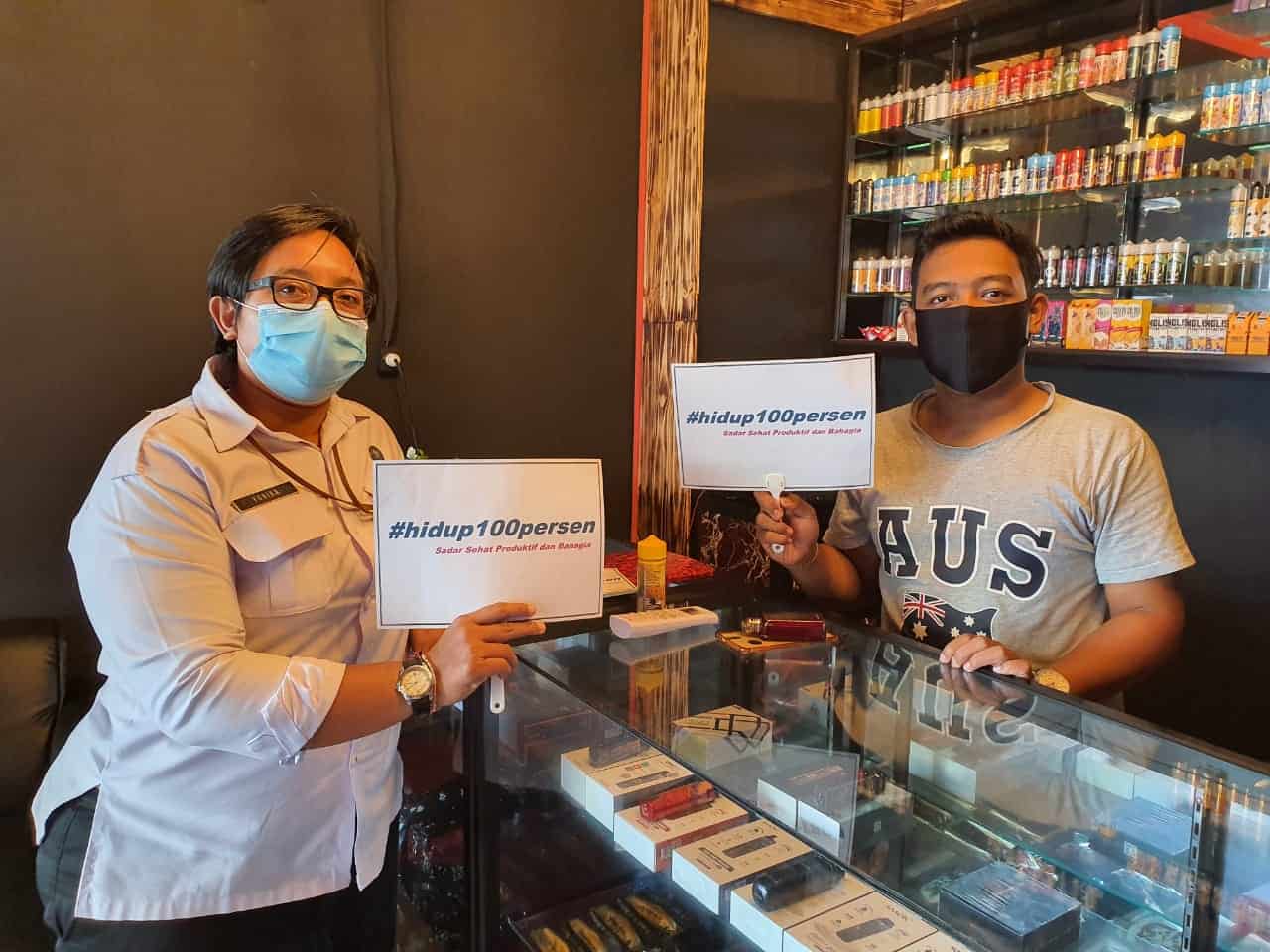 Kampanye Tagar #hidup100persen dengan Media Tatap Muka dan Stiker Kampanye Tagar #hidup100persen dengan Media Tatap Muka dan Stiker