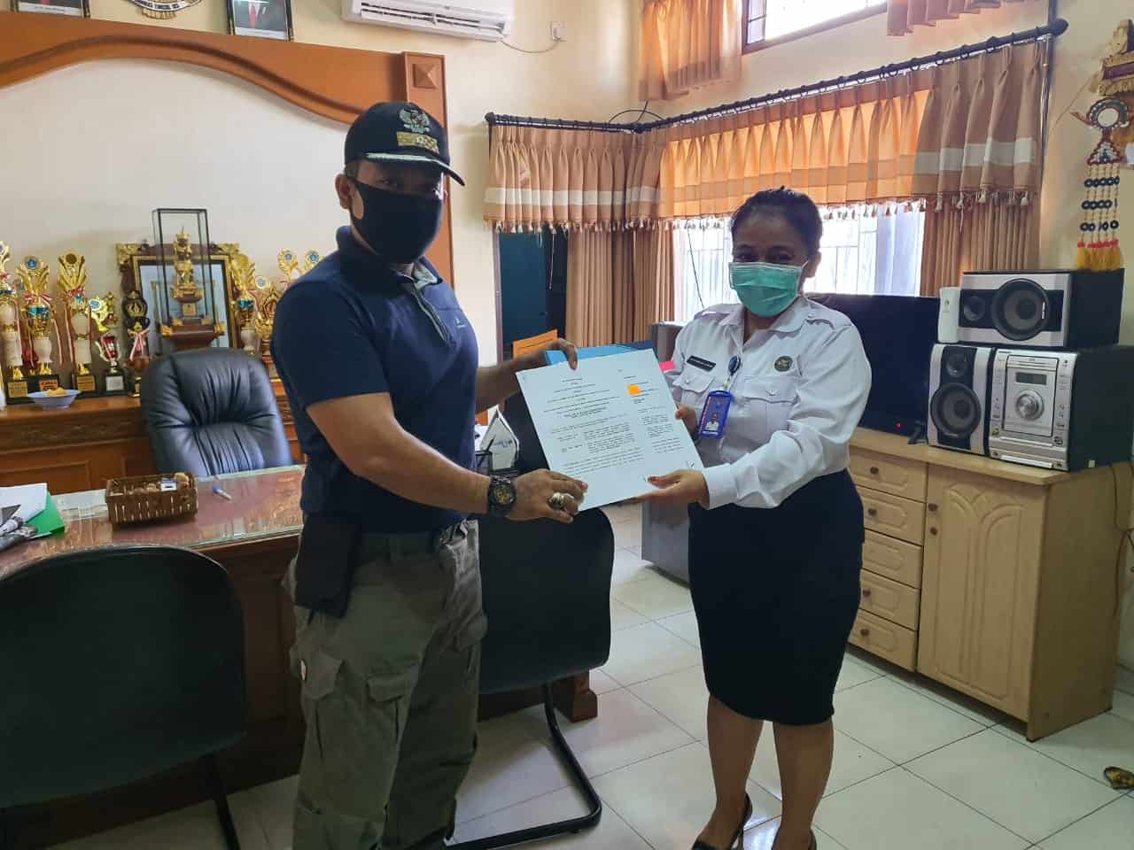 Penandatanganan MOU BNN Provinsi Bali dengan Kelurahan Seminyak terkait Pelatihan Lifeskill pada Kawasan Rawan Narkoba tahun 2021 Penandatanganan MOU BNN Provinsi Bali dengan Kelurahan Seminyak terkait Pelatihan Lifeskill pada Kawasan Rawan Narkoba tahun 2021