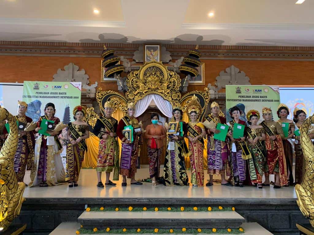 Kasi Pencegahan BNNP Bali hadir sebagai juri dalam ajang pemilihan Duta Anti Narkoba dan Kesehatan pada acara audisi Jegeg Bagus Mahasaraswati 2020