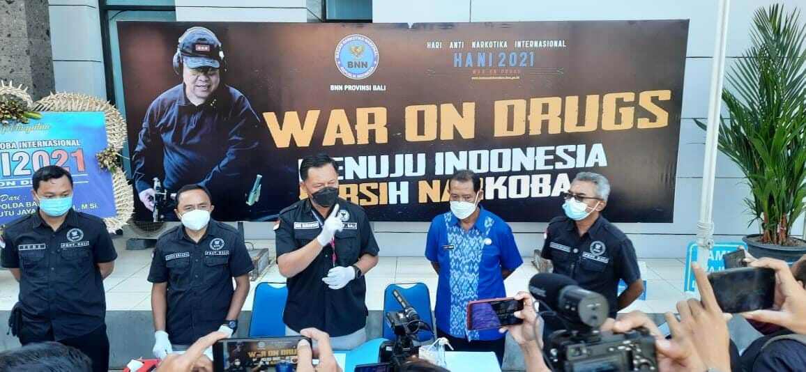 PRESS RELEASE PENGUNGKAPAN JARINGAN PEREDARAN GELAP NARKOTIKA OLEH BNN PROVINSI BALI BULAN JUNI 2021 Konsep Otomatis