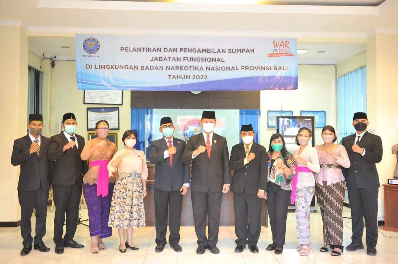 Kepala BNNP Bali Laksanakan Pelantikan Dan Pengambilan Sumpah Jabatan di lingkungan BNN Provinsi Bali Konsep Otomatis