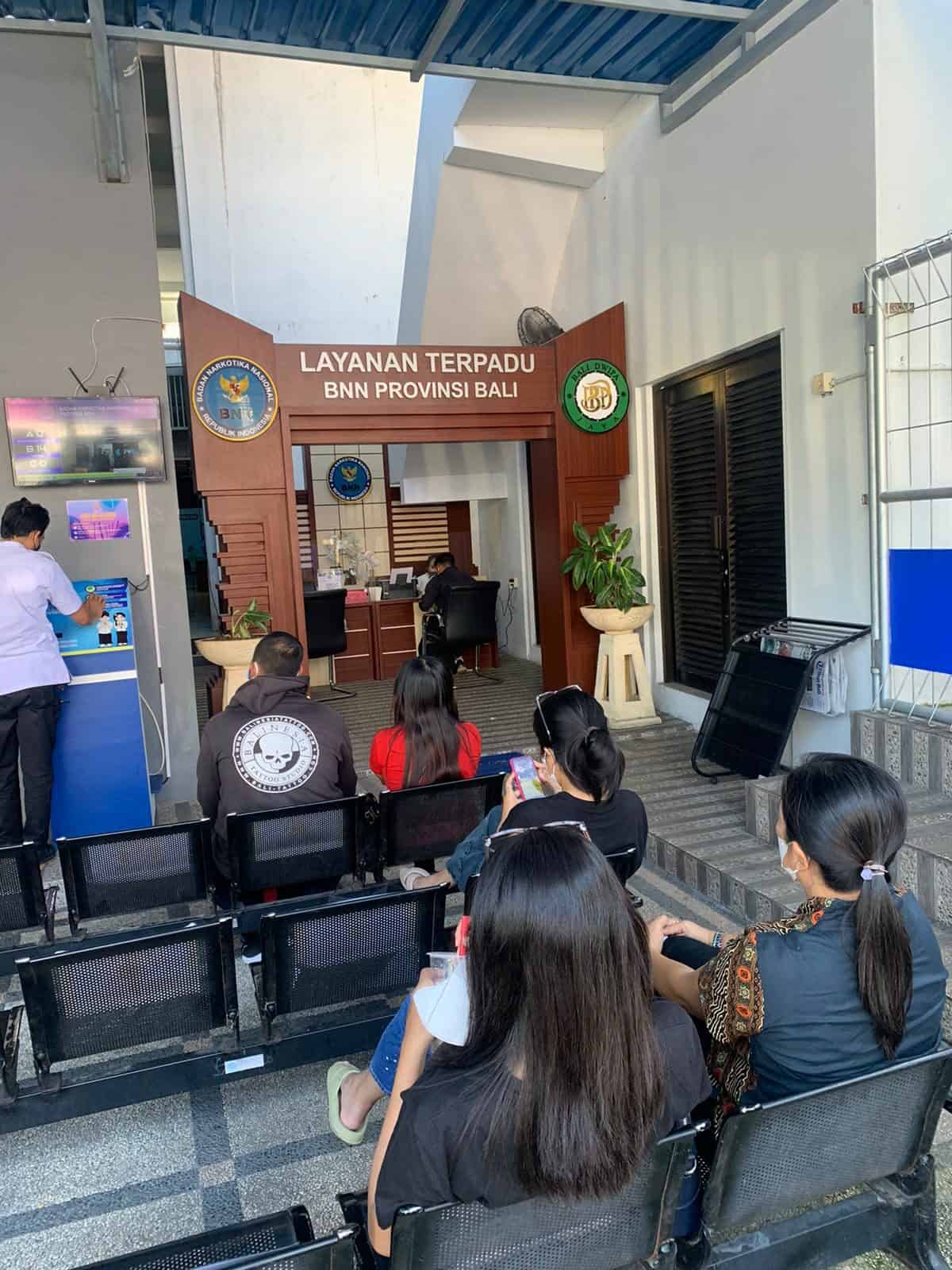 Semarak Kemerdekaan RI WAR ON DRUGS! Konsep Otomatis