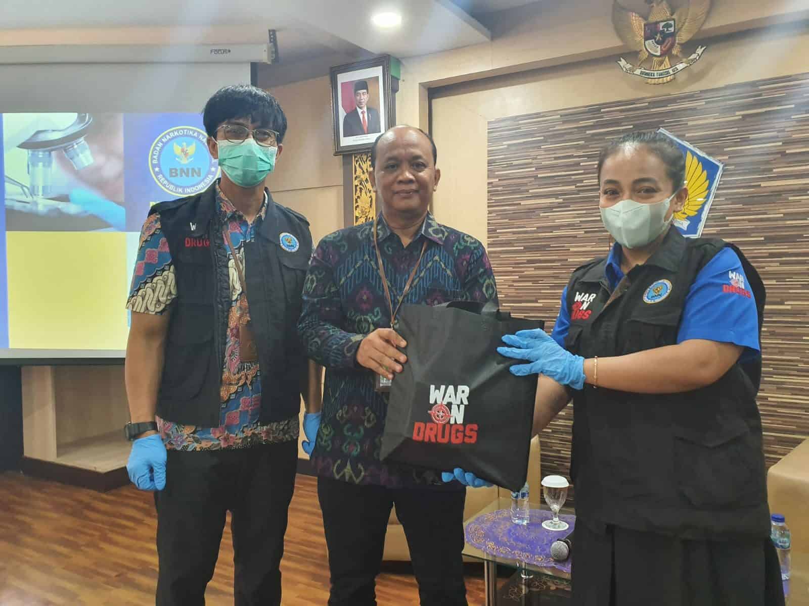 Sosialisasi Peraturan Perundang-Undangan Untuk BNN Wilayah Tengah Sosialisasi Peraturan Perundang-Undangan Untuk BNN Wilayah Tengah