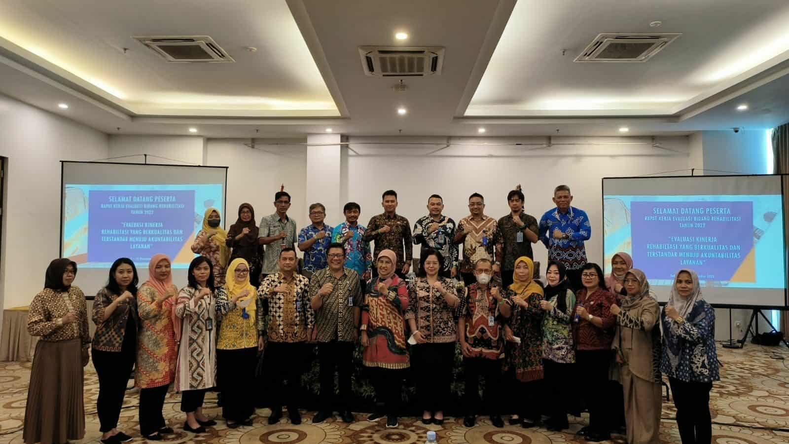 Rapat Evaluasi Capaian Indikator Kinerja Bidang Rehabilitasi Konsep Otomatis